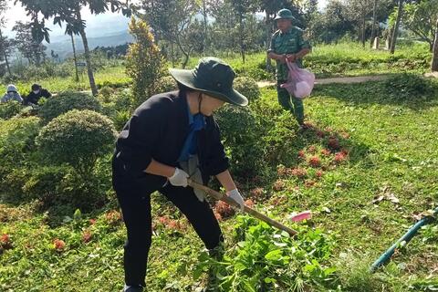 Thanh niên xã Pờ Y, tích cực tham gia các hoạt động tình nguyện